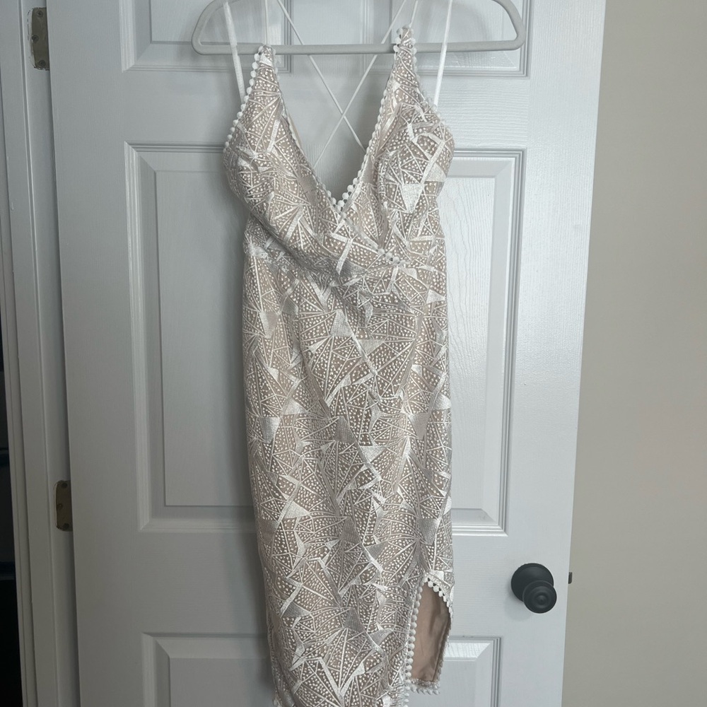 Selfie Leslie Cream Lace Backless Dress
